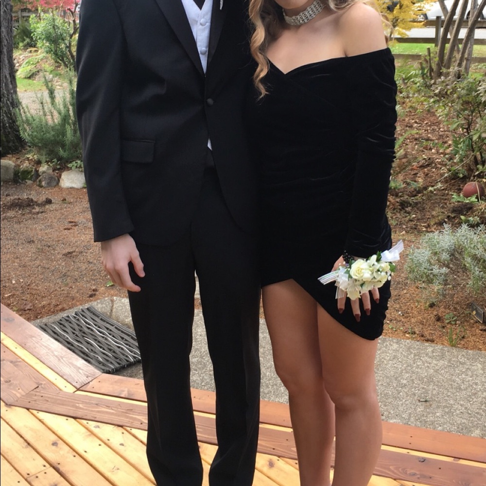 NWOT Nordstrom black velvet homecoming dress